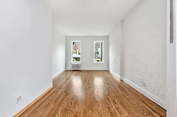 Rented by Compass | media 9