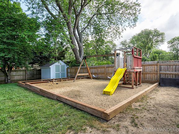 5th image of 1243 Marlene St