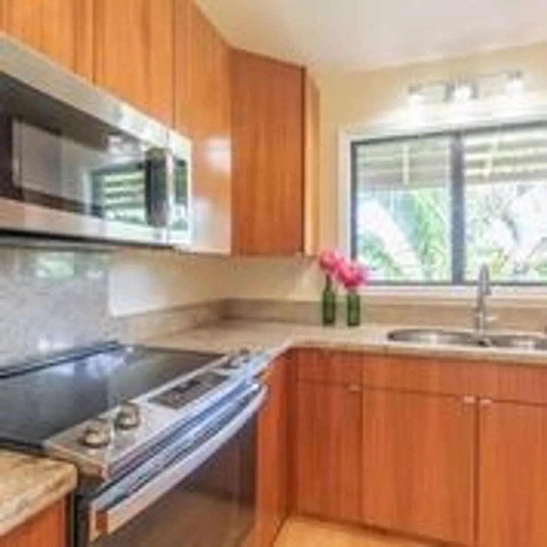 Beautiful 3bd/2 ba 2nd floor unit in Haleakala Gardens — Photo 1