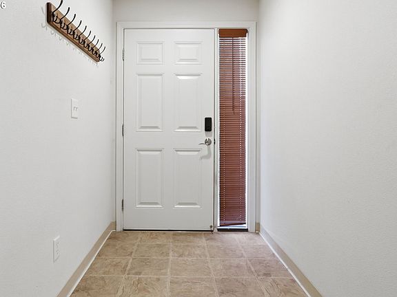 4th image of 10215 NE 58th St