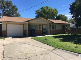 420 S Hill St, Mooreland, OK 73852