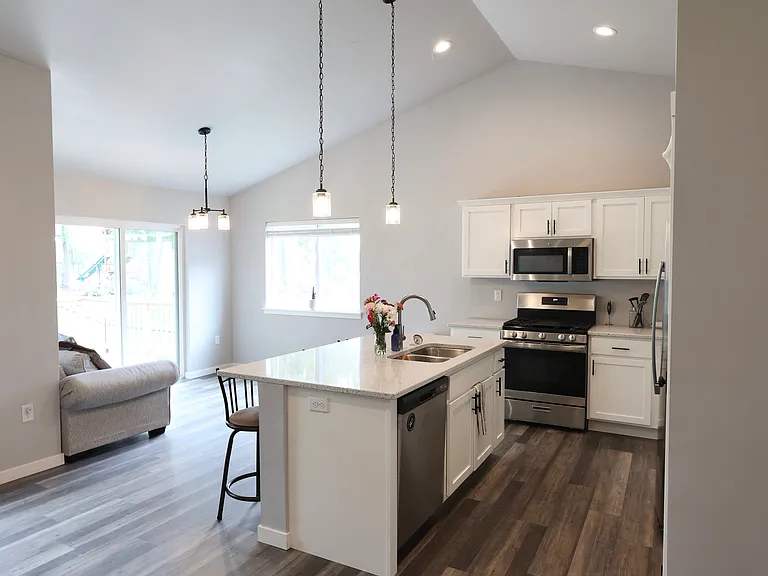 768 Aiden St #1 — Photo 9