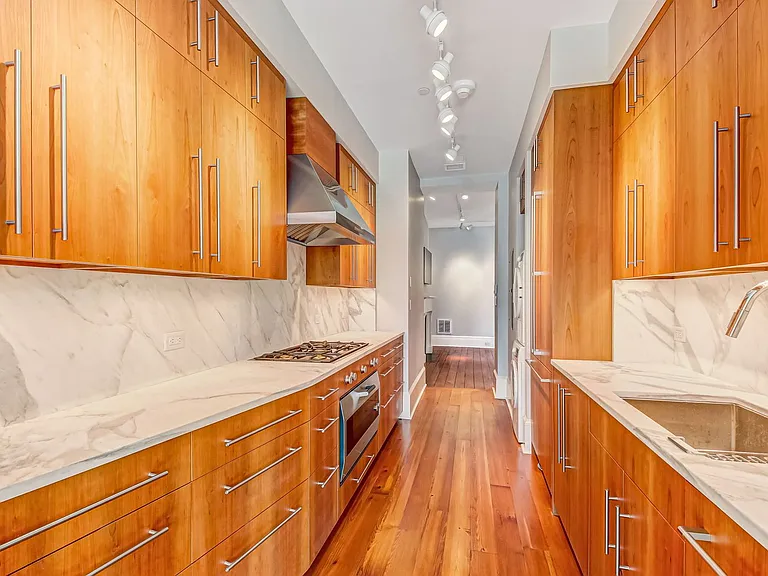 31 E Jones St — Photo 8