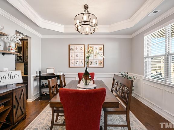 3rd image of 83 Castello Way
