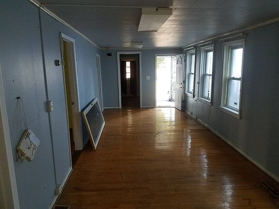 3rd image of 1209 Park St
