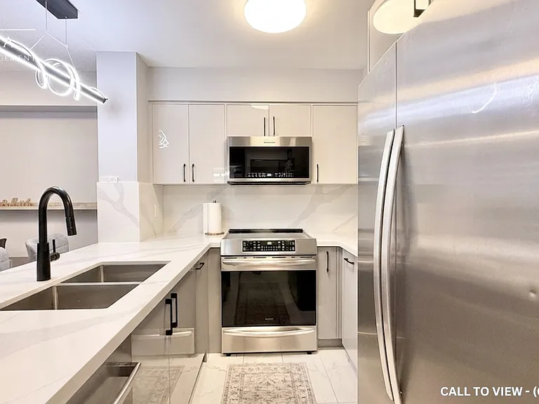 872 Sheppard Ave W #301 — Photo 2