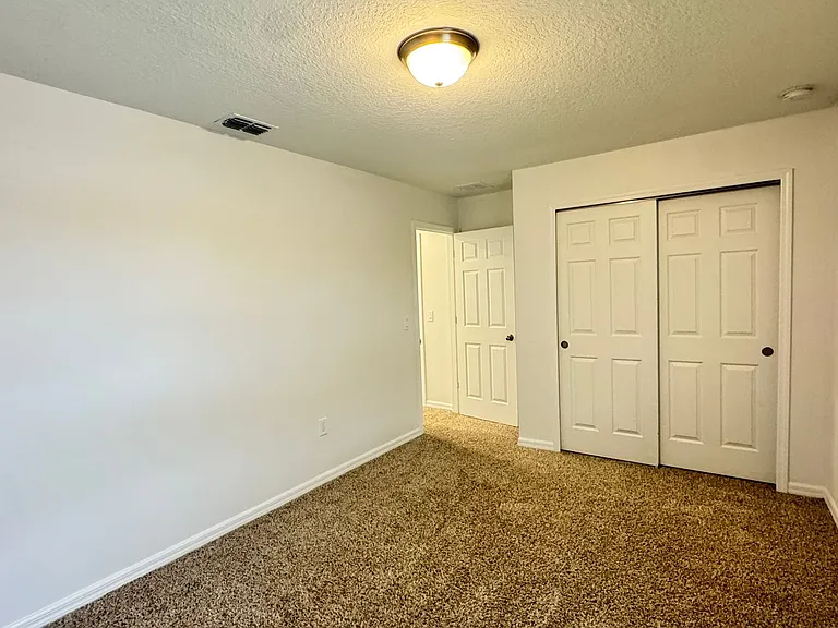 2401 White Tail St — Photo 36