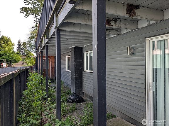 3rd image of 1216 E 60th