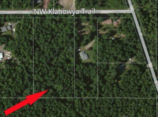 9005 NW Klahowya Trl, Bremerton, WA 98312