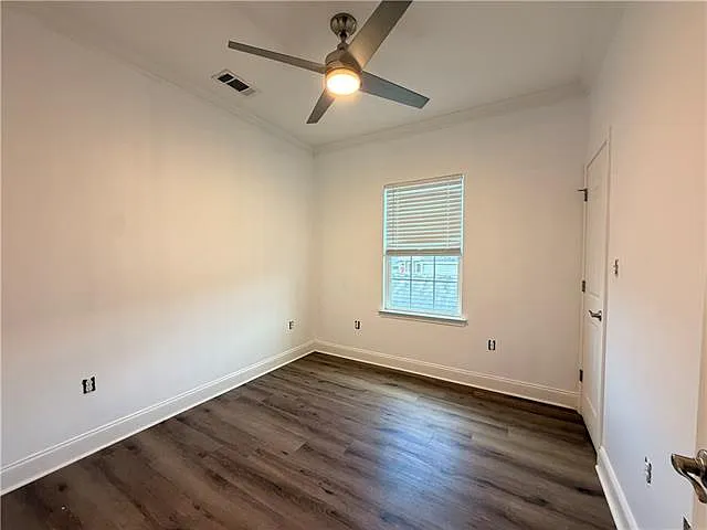 2615 Banks St — Photo 10