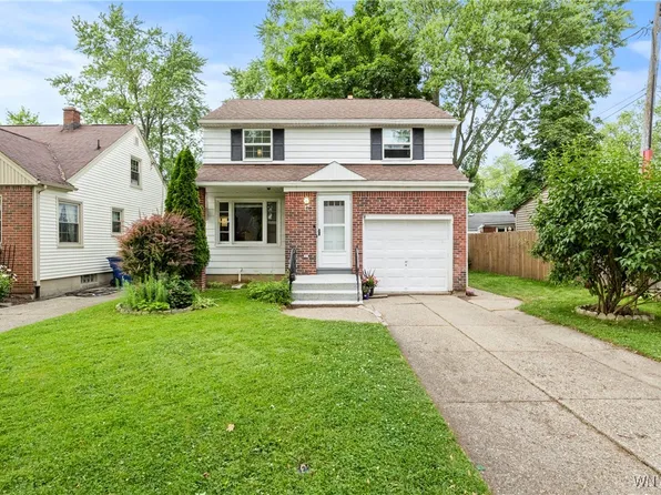 17 Morton Dr, Amherst, NY 14226