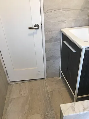 Rented by Realty 2000 Associates Ltd | media 20