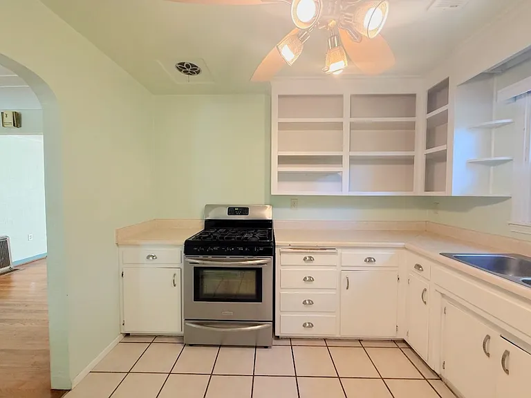 3021 Oleander Ave — Photo 8