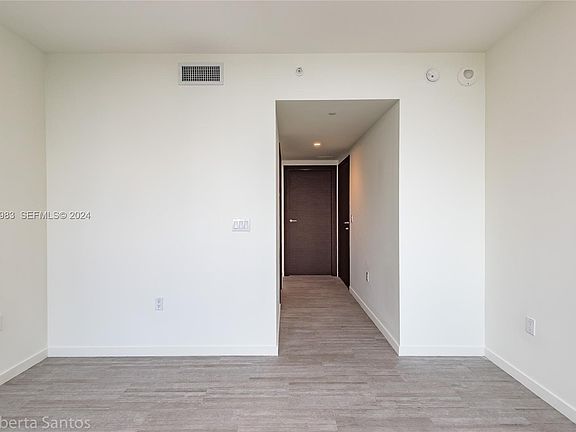 3rd image of 1000 Brickell Plz Unit 2902
