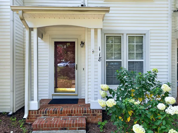 118 Greenmont Ln, Cary, NC 27511