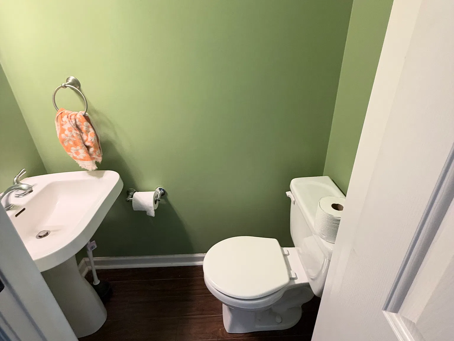 3 bed, 2.5 bath, 1400 sqft, $1,700 — Photo 2