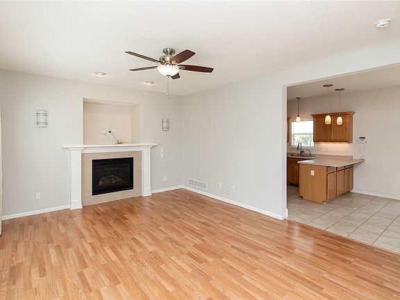 3rd image of 5810 NW 106th St