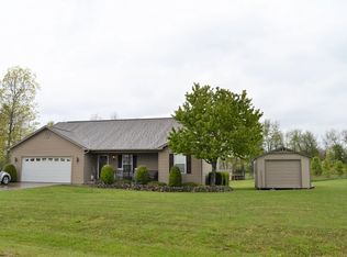 825 Grace Hill Dr, Crossville, TN 38571