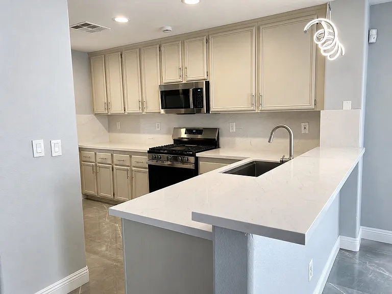 7224 Forefather St — Photo 3