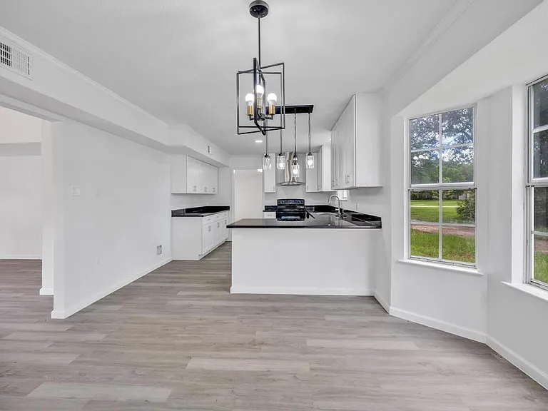 4409 Hillbrook Dr — Photo 16