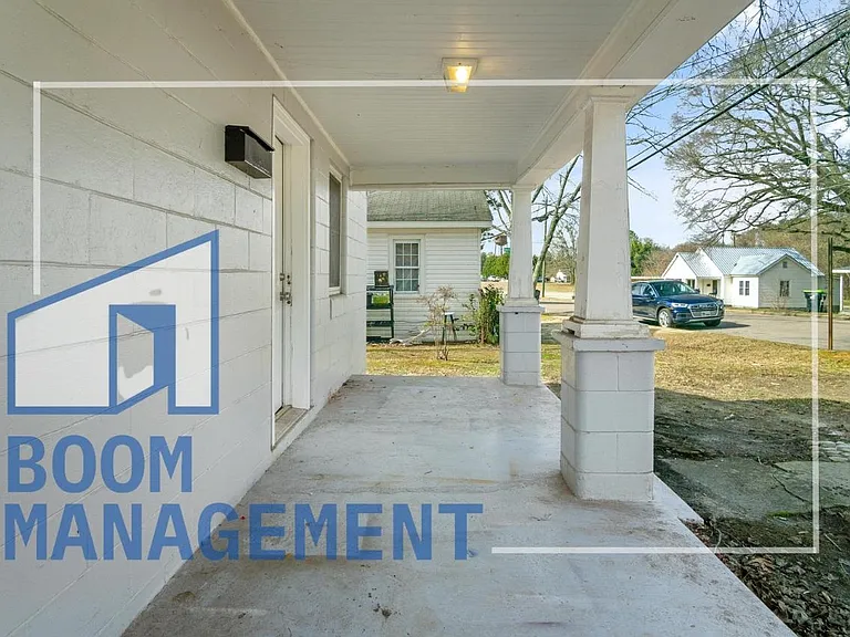 1411 Parham St — Photo 12