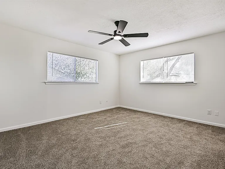 425 E Castle Harbour Dr — Photo 14