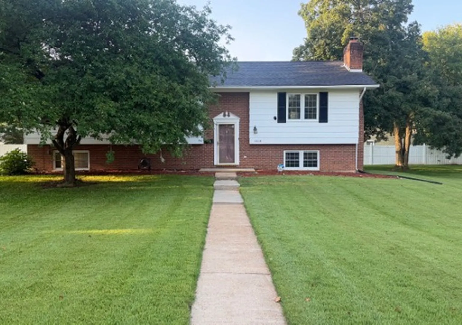 1518 West St. Louis Street — Photo 1