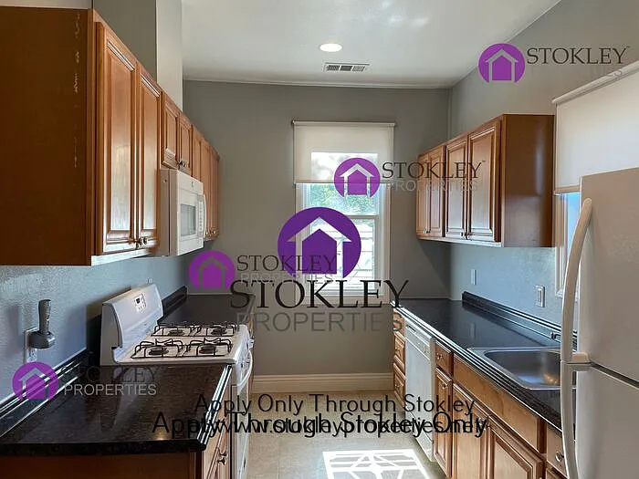 1060 Santa Fe Ave — Photo 8