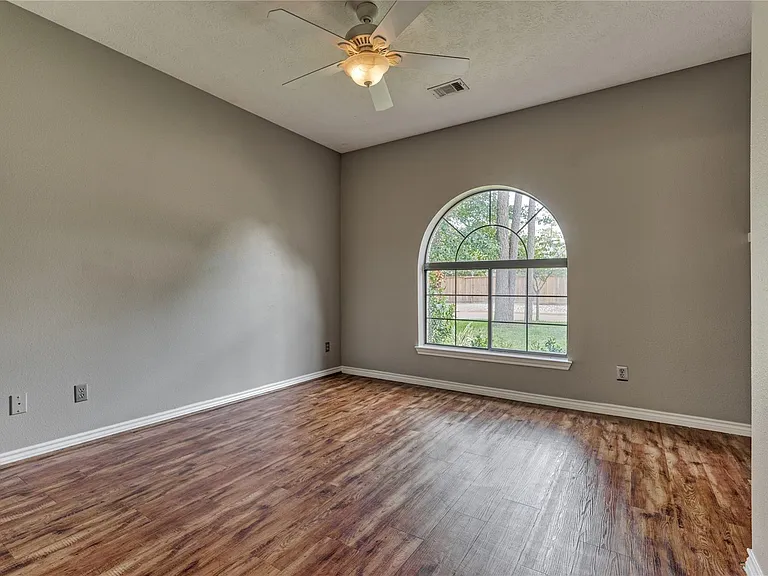13707 Fountainview Dr — Photo 9