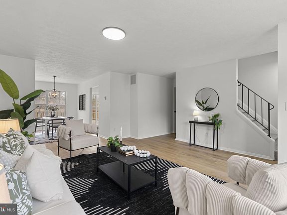 5th image of 14 Powderock Pl