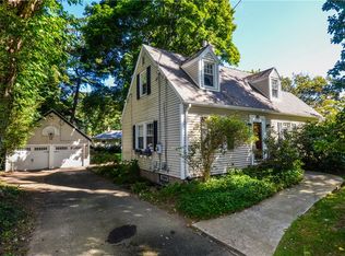 11 Shirley Ter, Rochester, NY 14626