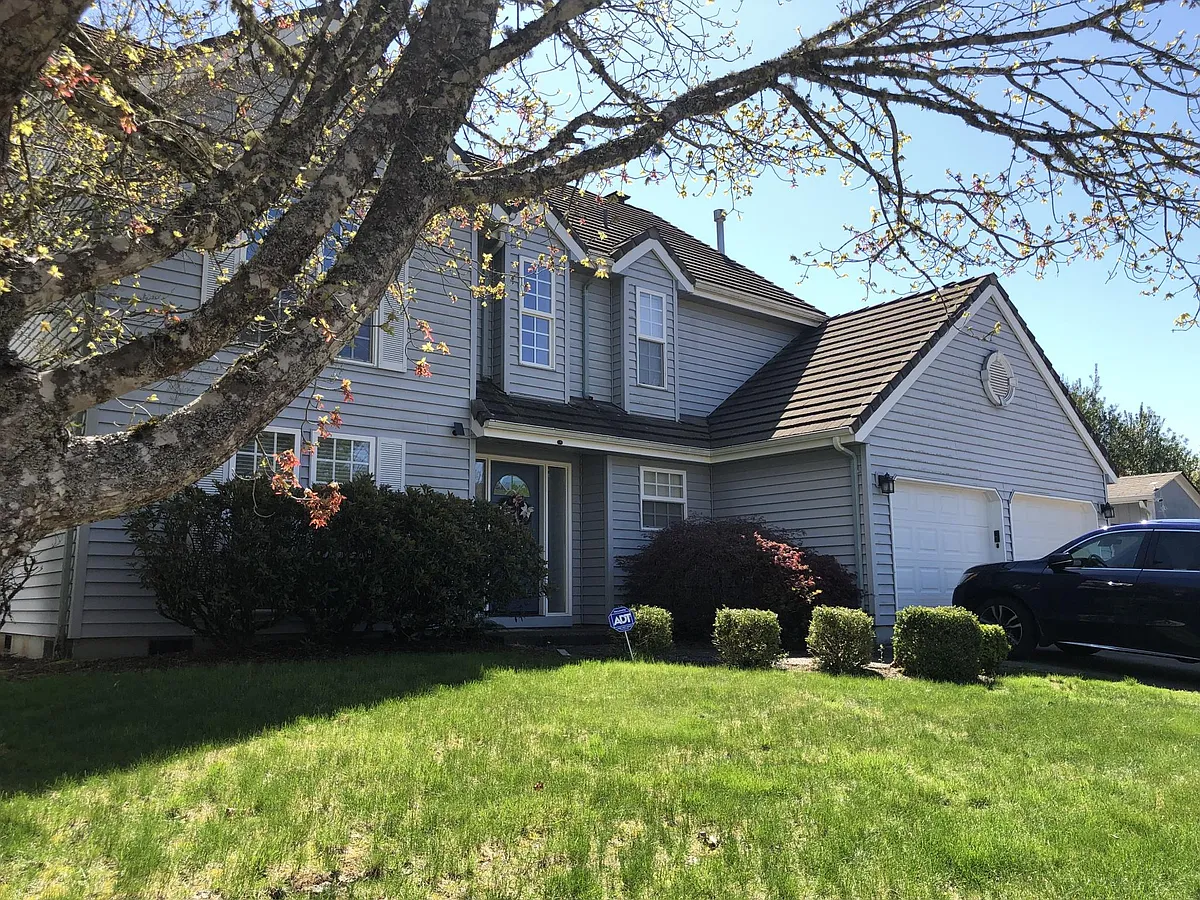 Building Photo - 2498 NW Maser Dr