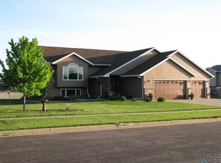 515 W 4th St, Tea, SD 57064