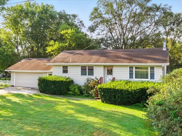 21823 Chestnut Rd, Council Bluffs, IA 51503