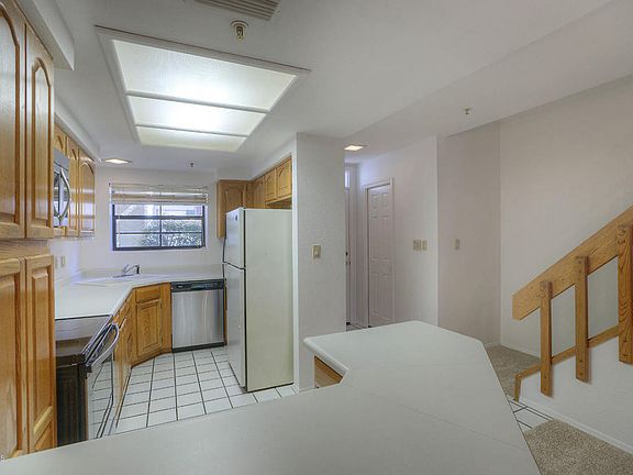 4th image of 8300 E Via De Ventura Unit 1035