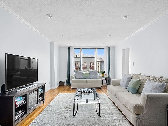 4th image of 330 Lenox Rd APT 6F