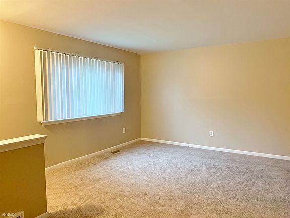 3rd image of 185 N Christine Cir
