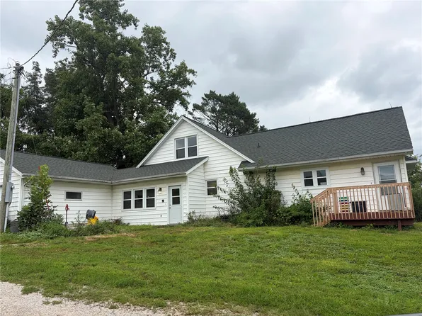 4400 Nursery Rd, Cedar Rapids, IA 52404
