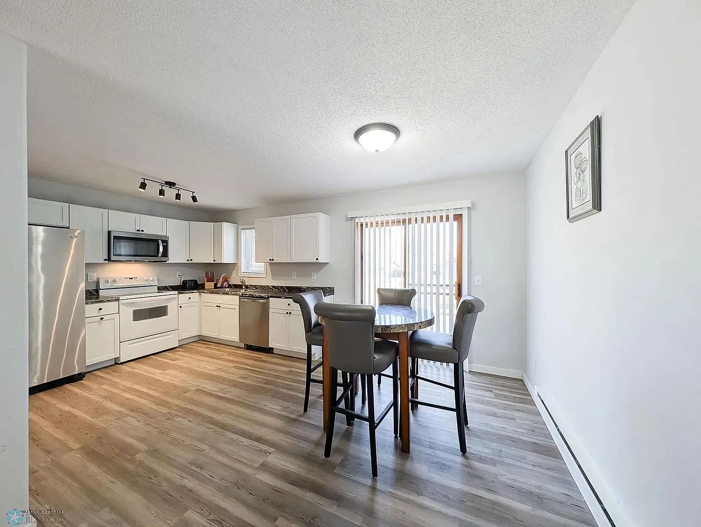 Spacious 4 Bed, 2 Bath Home in West Fargo — Photo 2