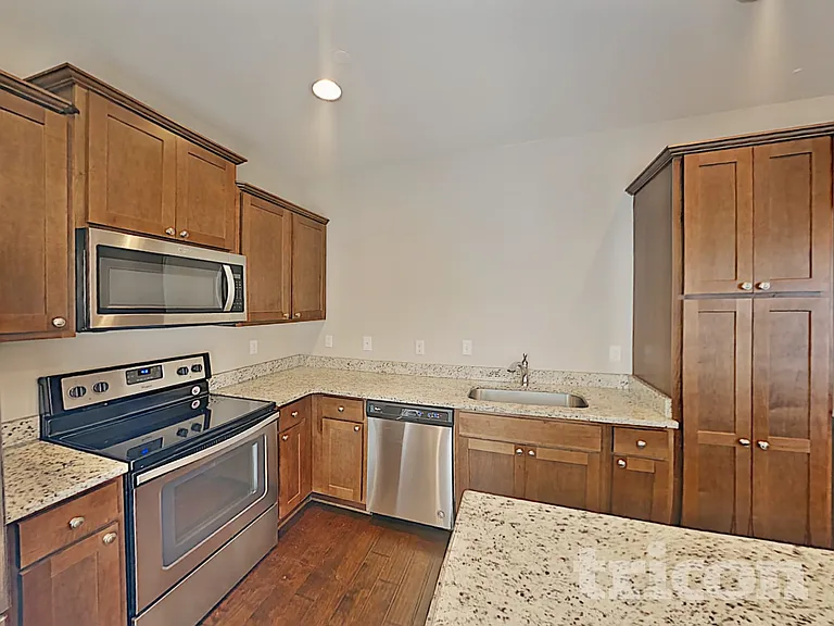 512 Hickory Leaf Ct — Photo 22