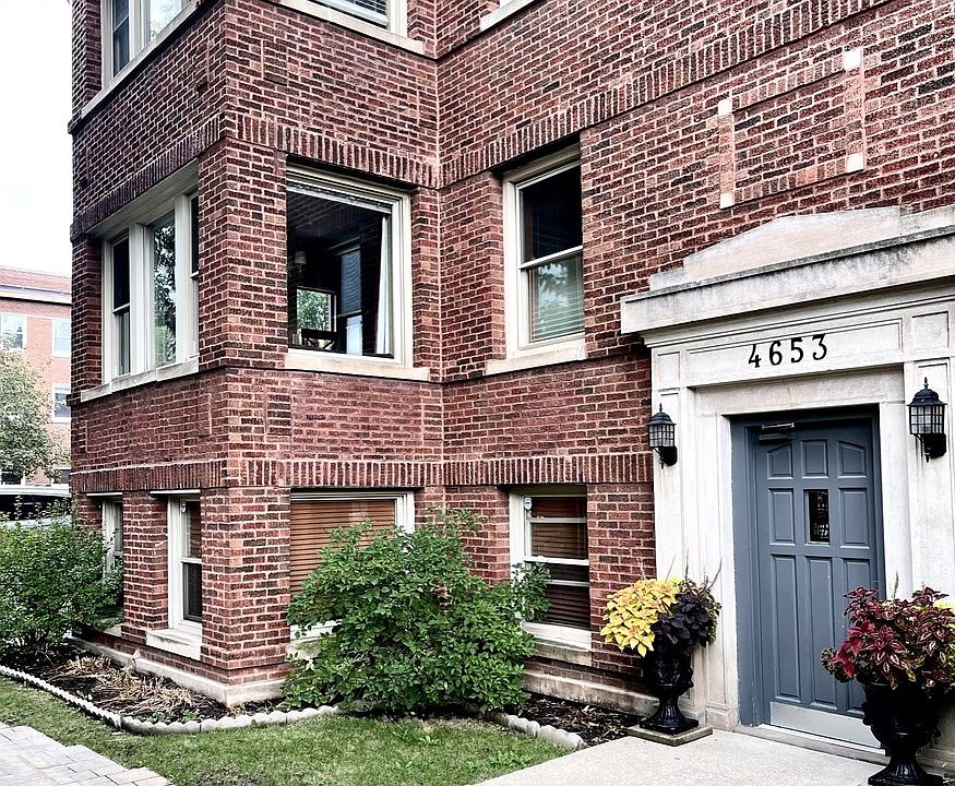 1st image of 4653 N Lawndale Ave APT 1S