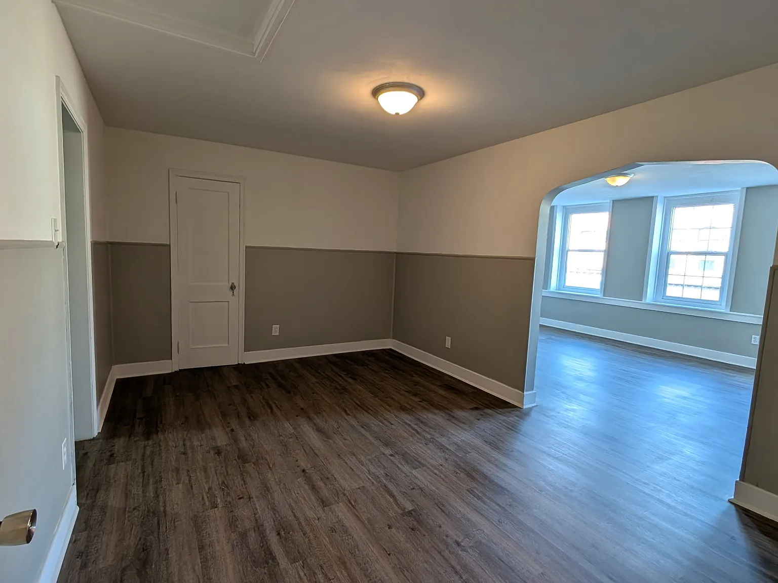 Two Bedroom, 1 Bathroom Apartment — Photo 4