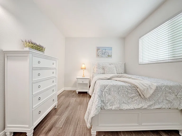 7405 Seashore Dr — Photo 18