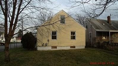 2nd image of 2606 Edison St