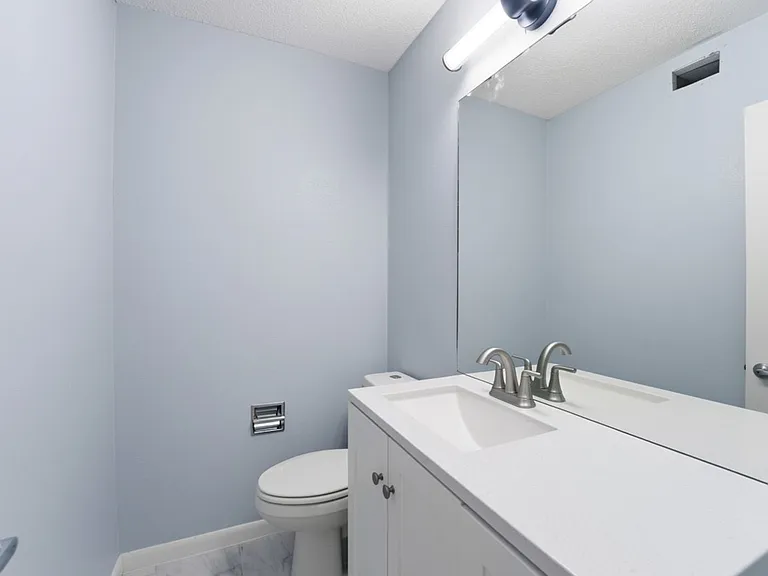 1734 W Tuckey Ln #16 — Photo 13
