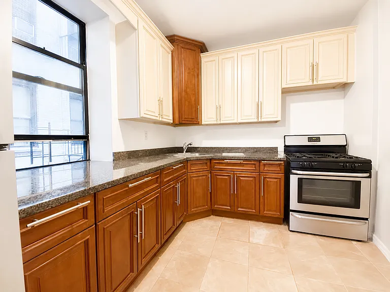 539 W 156th St #28 — Photo 3