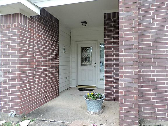 You'll Love the Leaded Glass Entry!