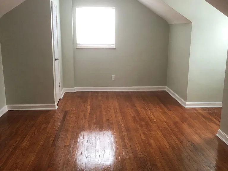 8991 Plainfield Rd — Photo 13