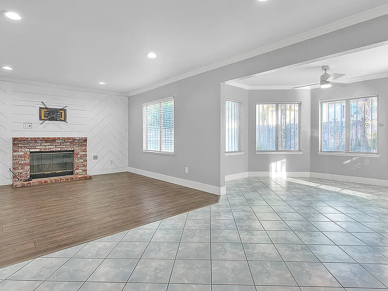 30279 Silver Ridge Ct — Photo 11
