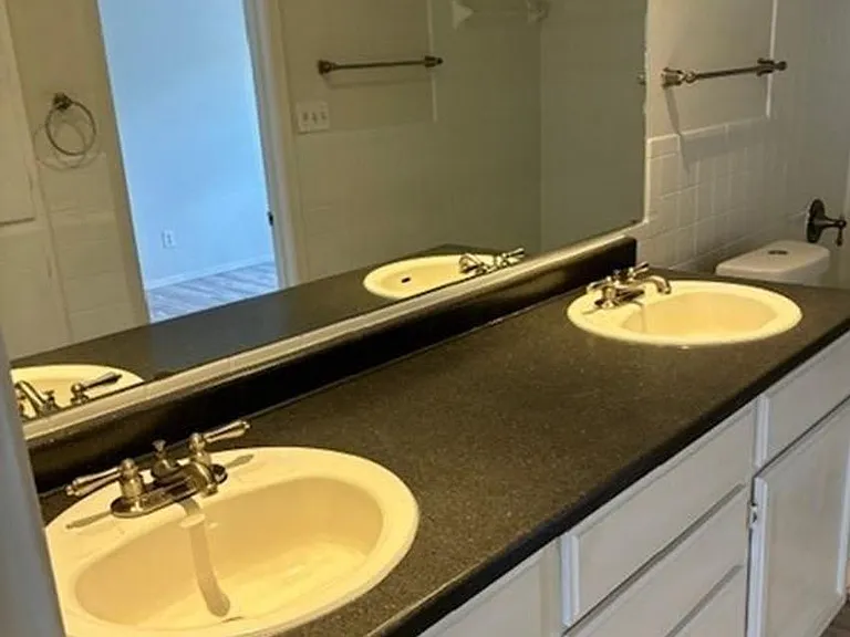 2729 Hurstview Dr — Photo 35